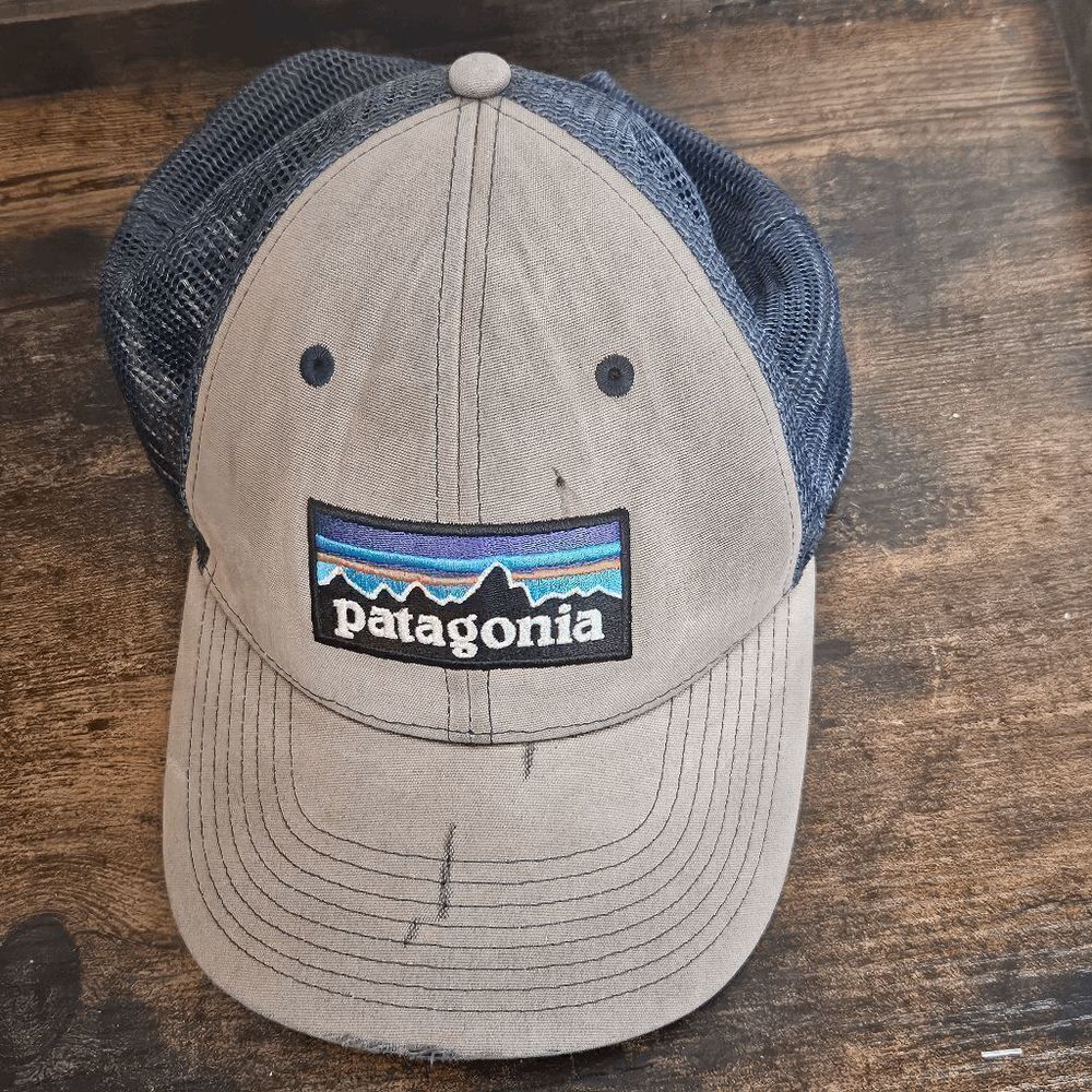 Patagonia Mesh Snapback Logo P-6 Trucker Hat Cap 38017  Sage/ Khaki